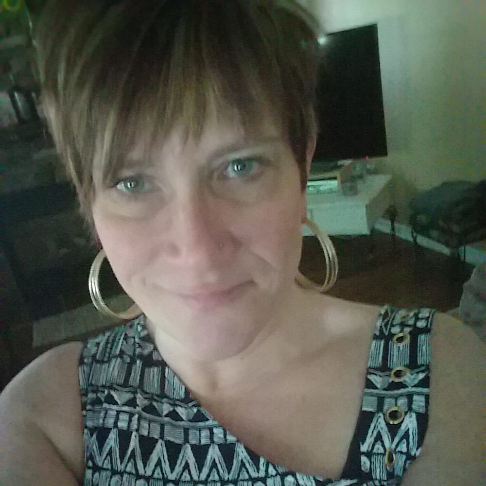 Meet your Posher, Dina